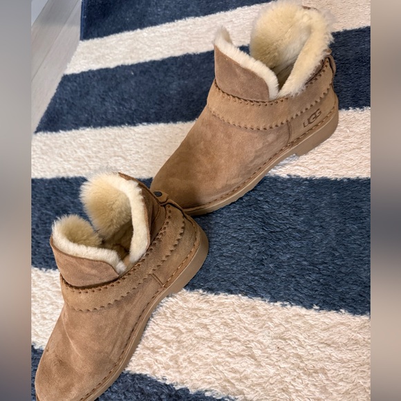 UGG McKay boots - Picture 5 of 8